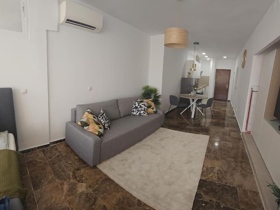 Tao City Center Apartment With Fee Wifi And Air Con By Namaste Elite ตอร์เรโมลิโนส ภายนอก รูปภาพ
