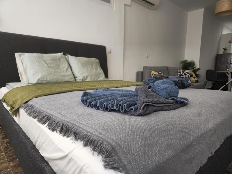Tao City Center Apartment With Fee Wifi And Air Con By Namaste Elite ตอร์เรโมลิโนส ภายนอก รูปภาพ